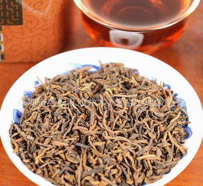 醇厚宮廷韻 品鑒勐海茶廠純料一級(jí)宮廷熟普七子餅